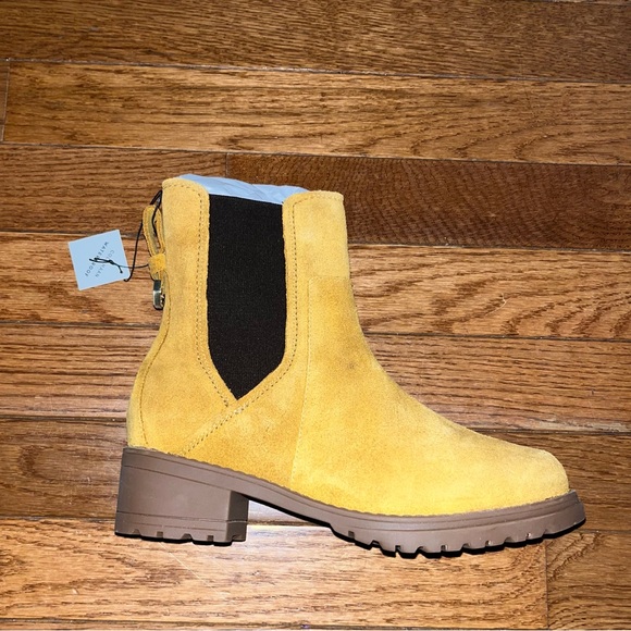 Cole Haan Suede Waterproof Camea Chelsea Boots Amber Color Women’s Size 5 - Picture 2 of 11